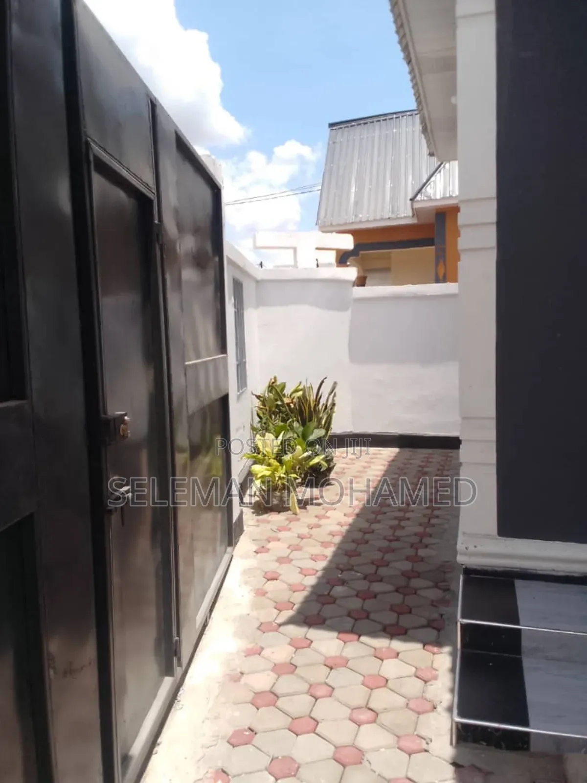 Furnished 3bdrm House in Biriani Real Estate, Chamazi for sale