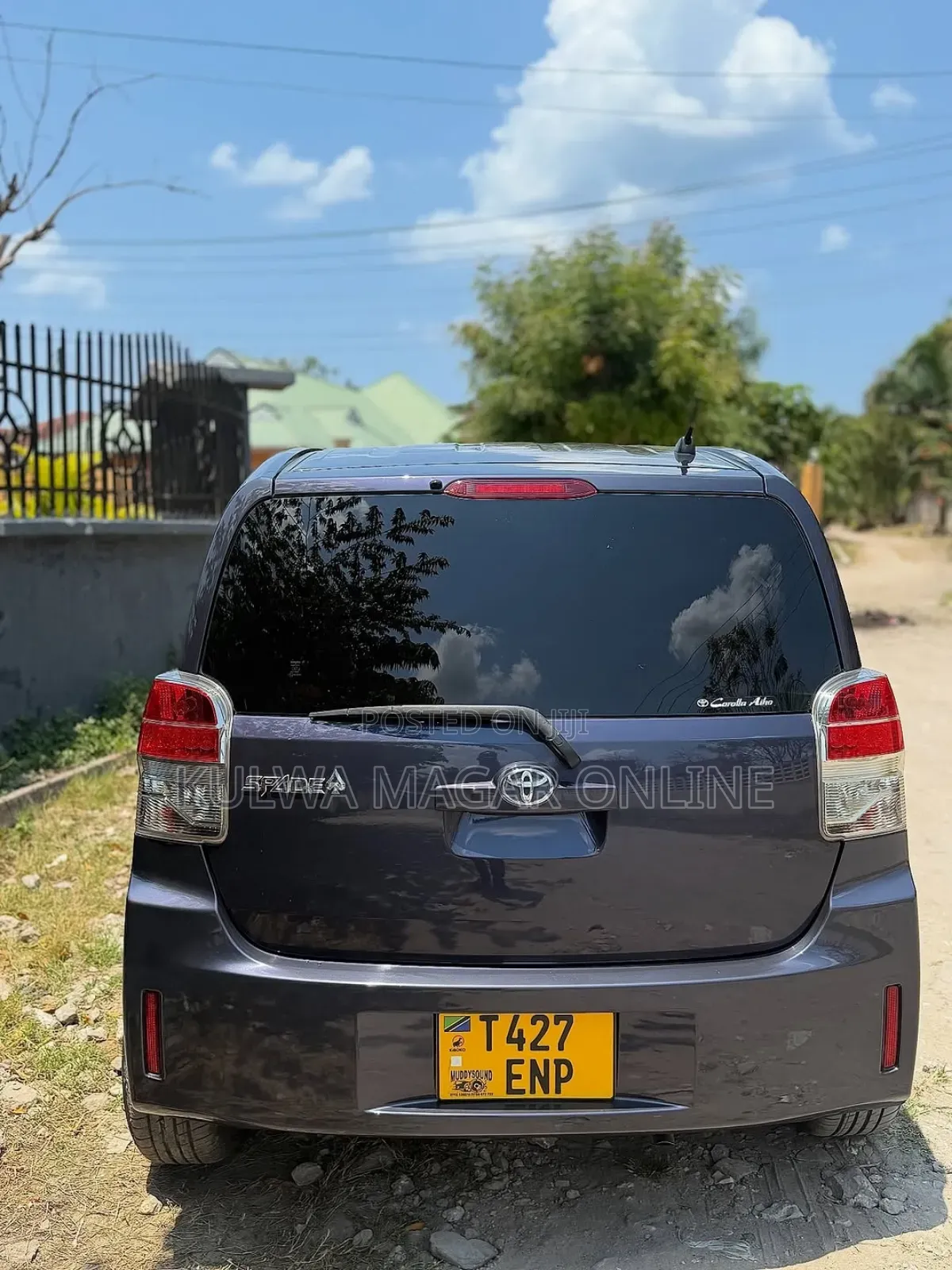 Toyota Spade 2012 Gray
