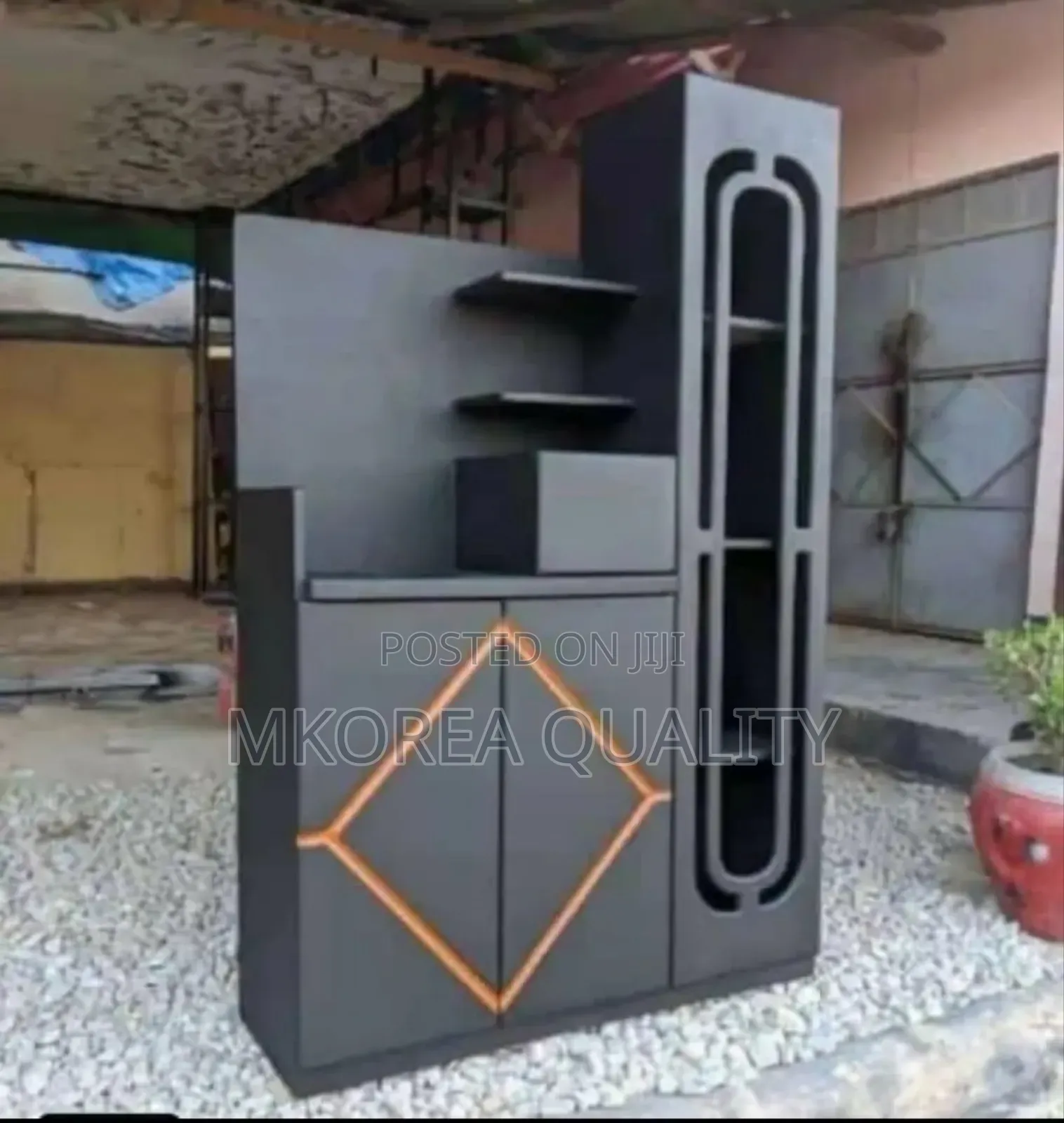 Kitchen Cabinet Ya Mtungi