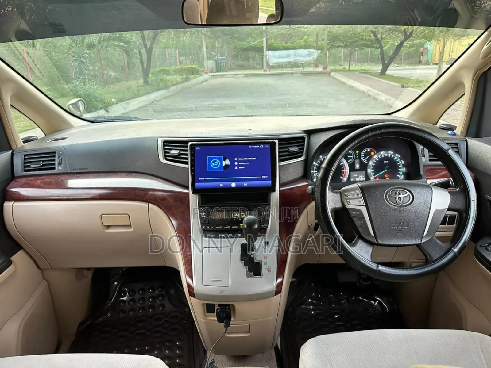 Toyota Alphard 2008 Gold