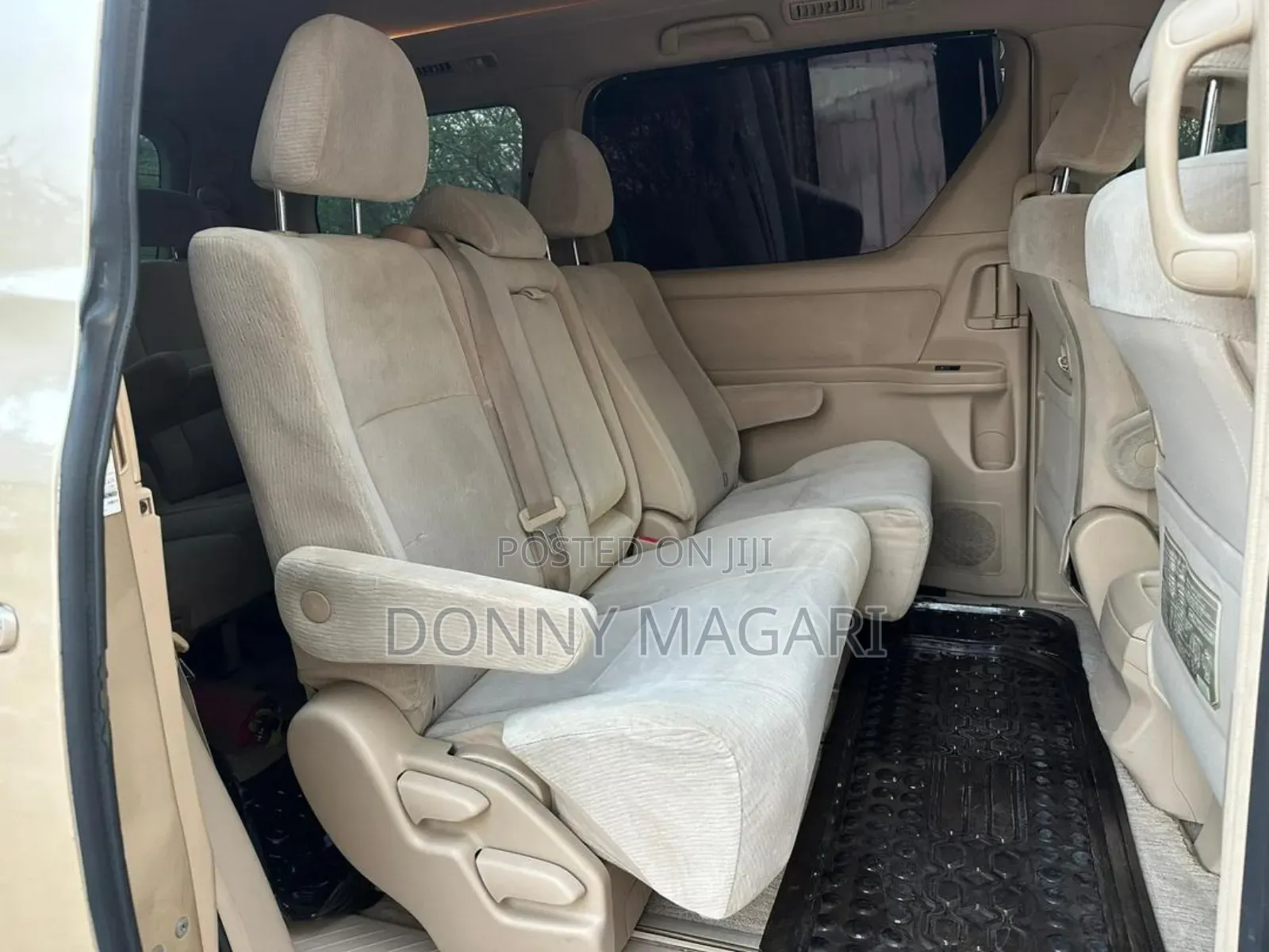Toyota Alphard 2008 Gold