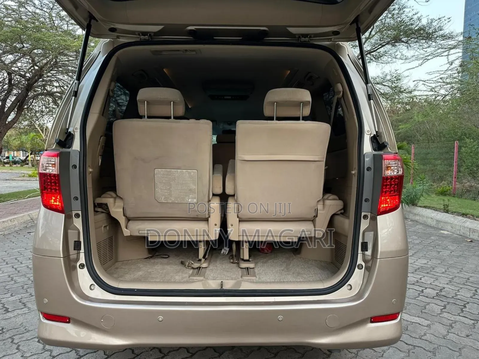 Toyota Alphard 2008 Gold