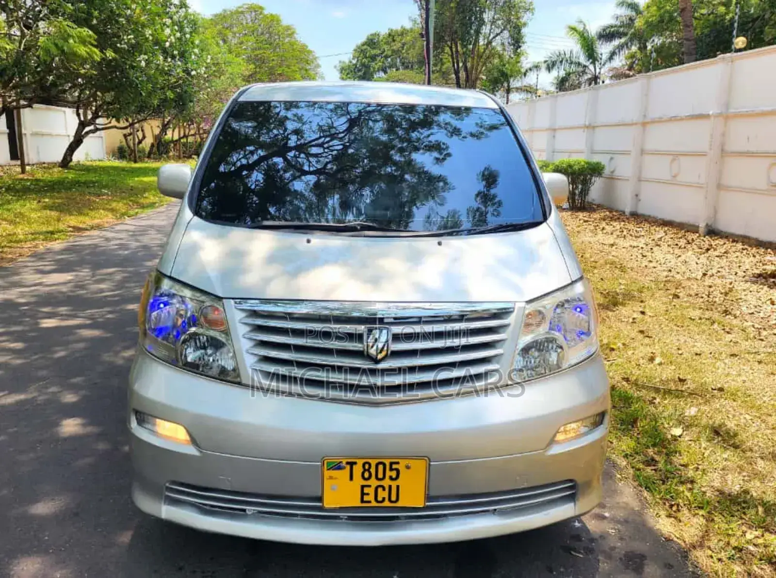 Toyota Alphard 2.4 Petrol AWD 2005 Gray