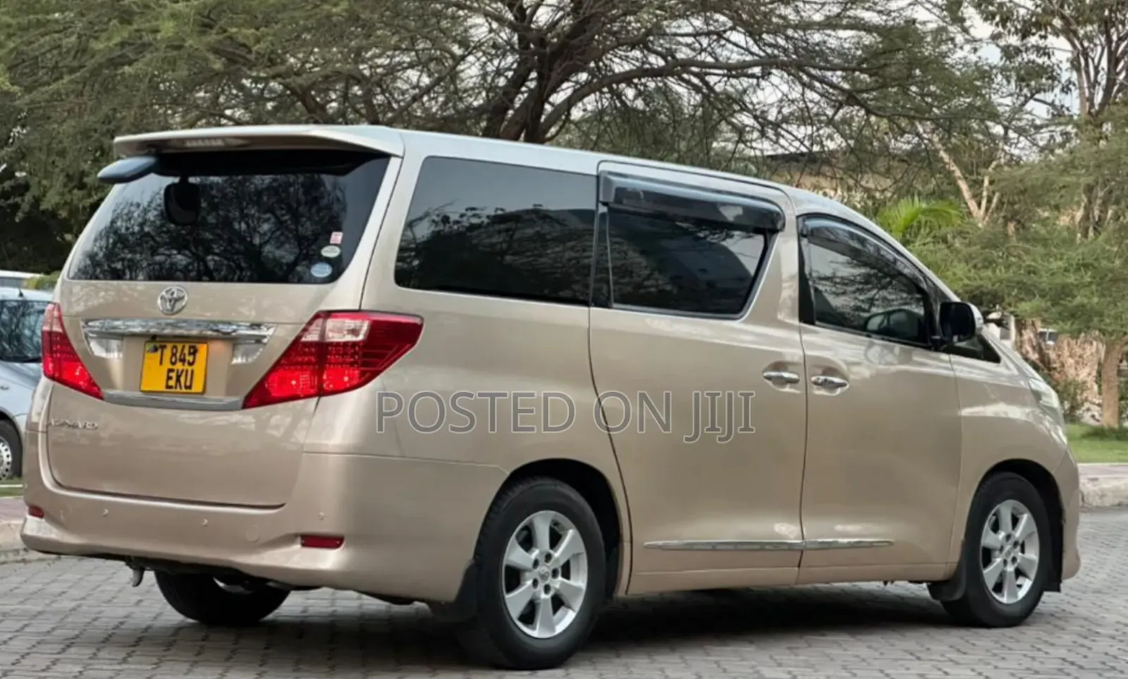 Toyota Alphard 2008 Gold