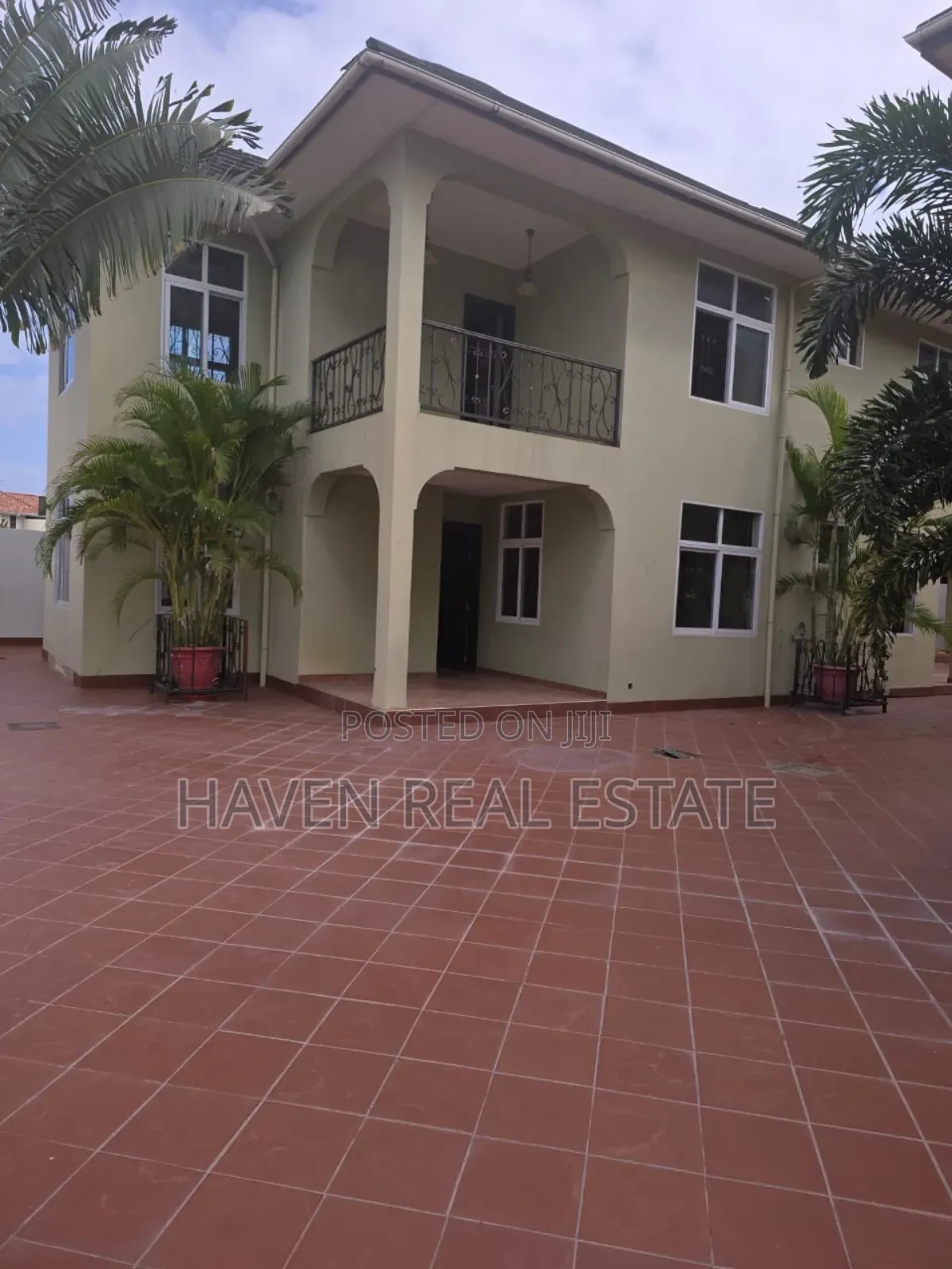 10bdrm House in Mbweni for sale