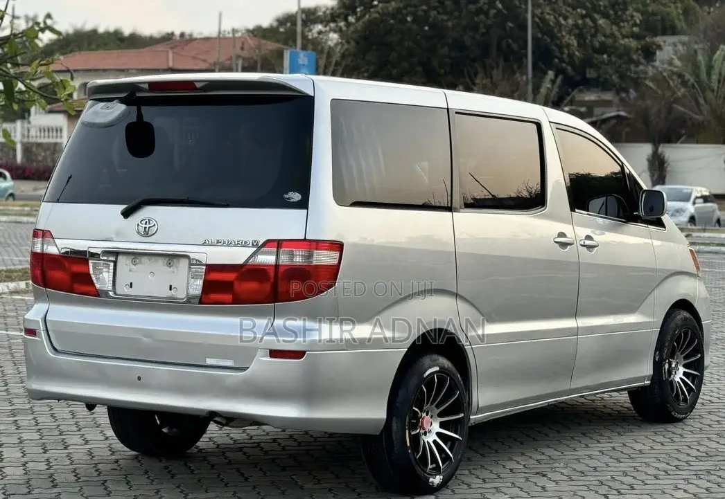 Toyota Alphard 2.4 Petrol FWD 2003 Silver