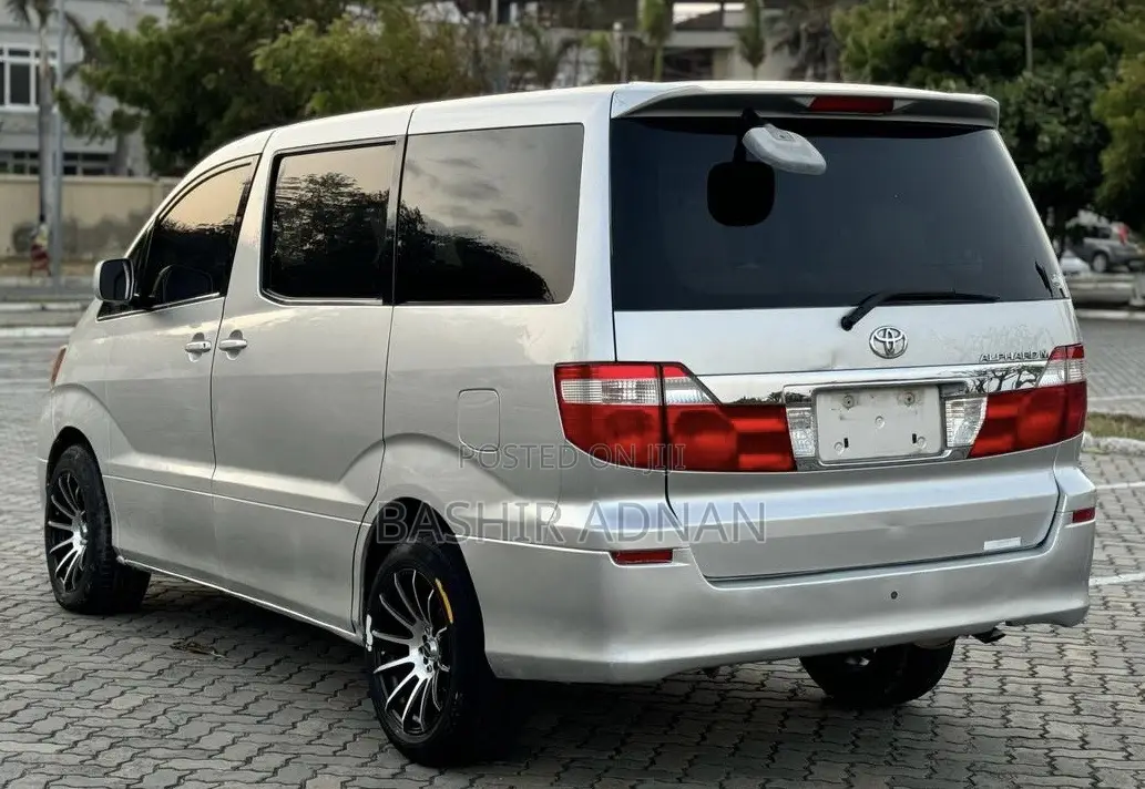 Toyota Alphard 2.4 Petrol FWD 2003 Silver