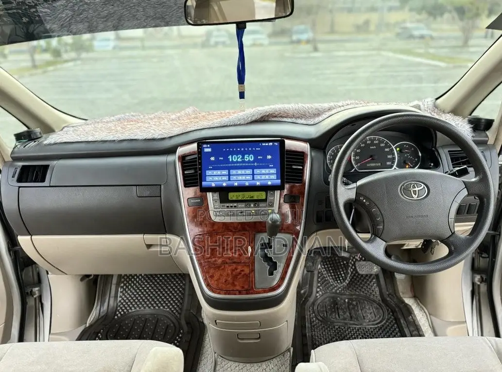 Toyota Alphard 2.4 Petrol FWD 2003 Silver