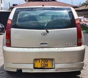Toyota Opa 2001 Gold