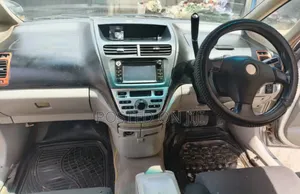 Toyota Opa 2001 Gold