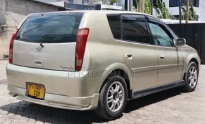 Toyota Opa 2001 Gold