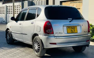 Toyota Duet 2004 Silver
