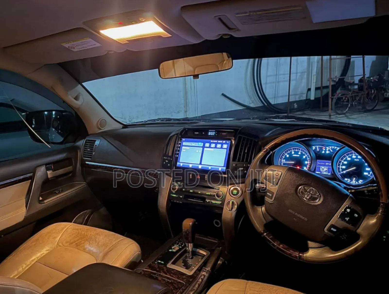 Toyota Land Cruiser 2009 White