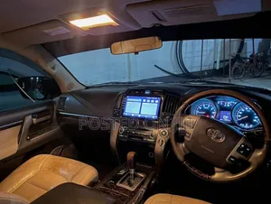 Toyota Land Cruiser 2009 White