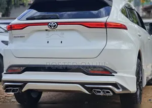 Toyota Harrier 2022 White