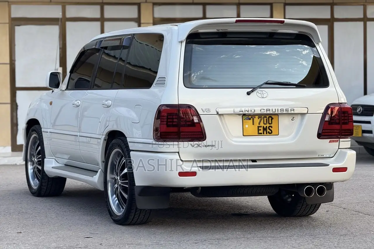 Toyota Land Cruiser HDJ 100 2001 Pearl