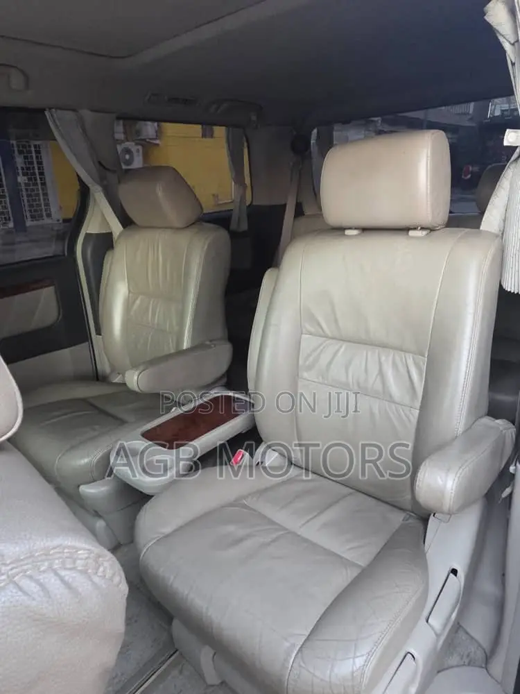 Toyota Alphard 3.0 Petrol FWD 2004 White
