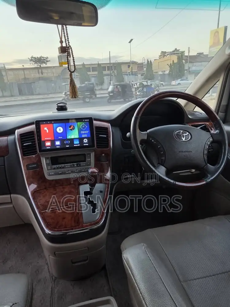 Toyota Alphard 3.0 Petrol FWD 2004 White
