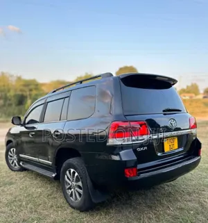 Toyota Land Cruiser 2010 Black