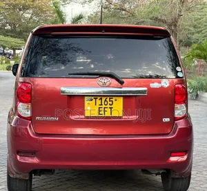 Toyota Rumion 1.5 FWD 2021 Red