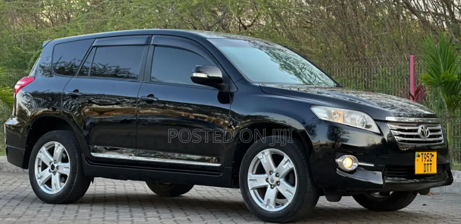 Toyota Vanguard 2011 Black