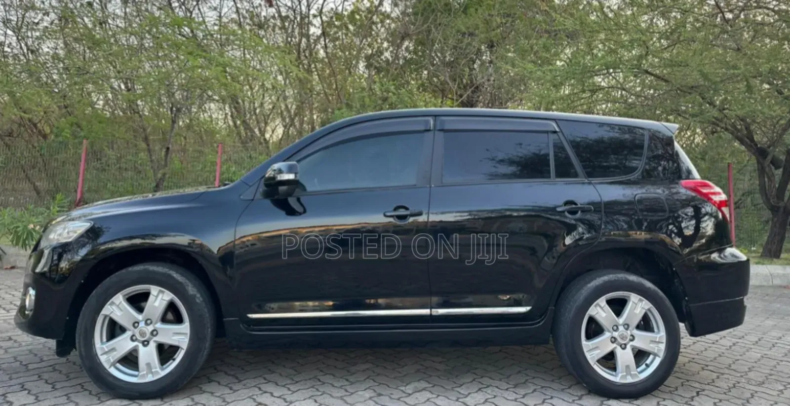 Toyota Vanguard 2011 Black