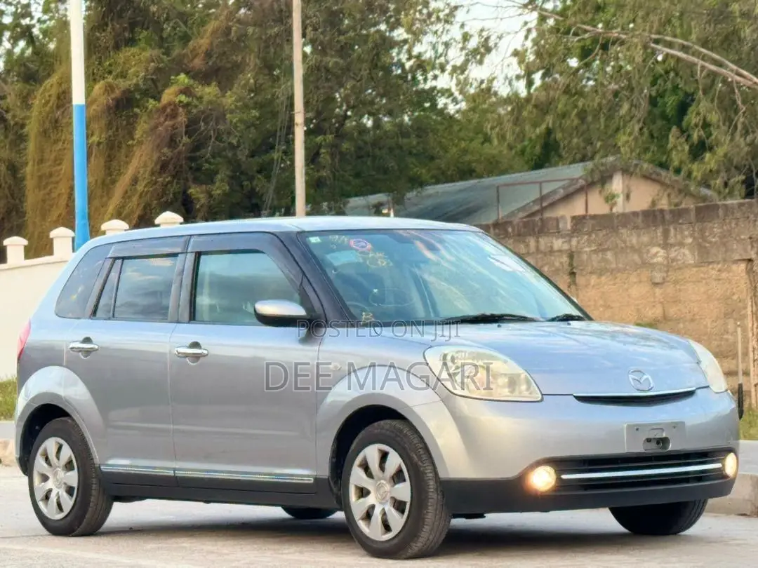 Mazda Verisa 2010 Silver