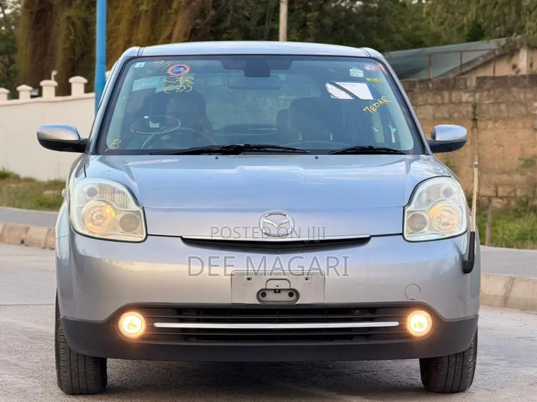 Mazda Verisa 2010 Silver