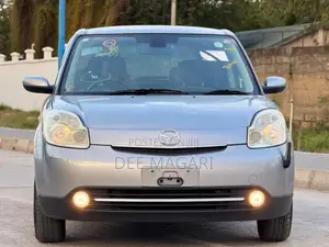 Mazda Verisa 2010 Silver