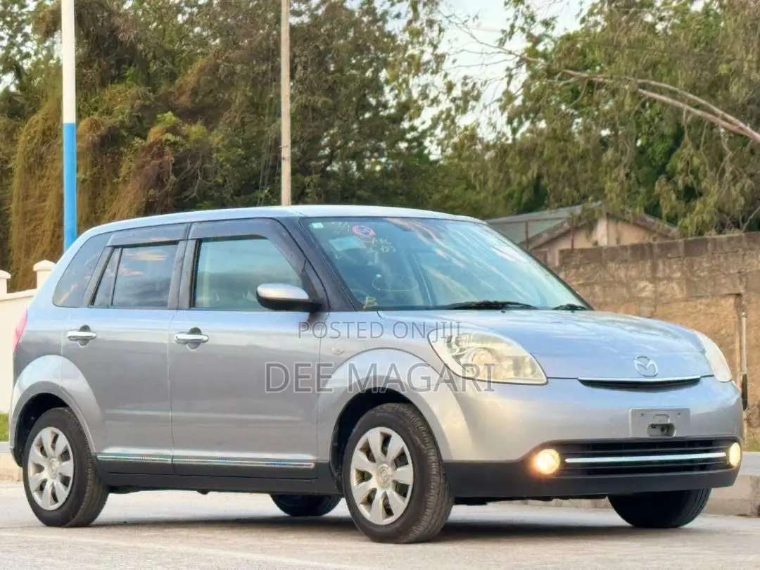 Mazda Verisa 2010 Silver