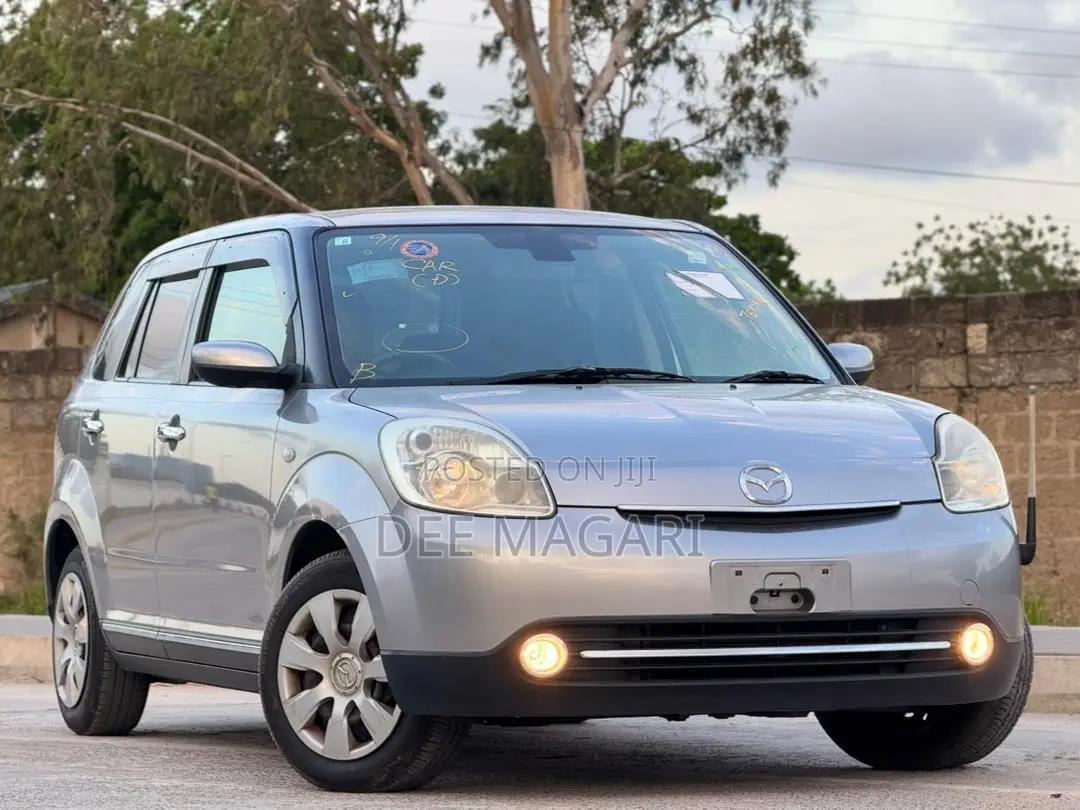 Mazda Verisa 2010 Silver