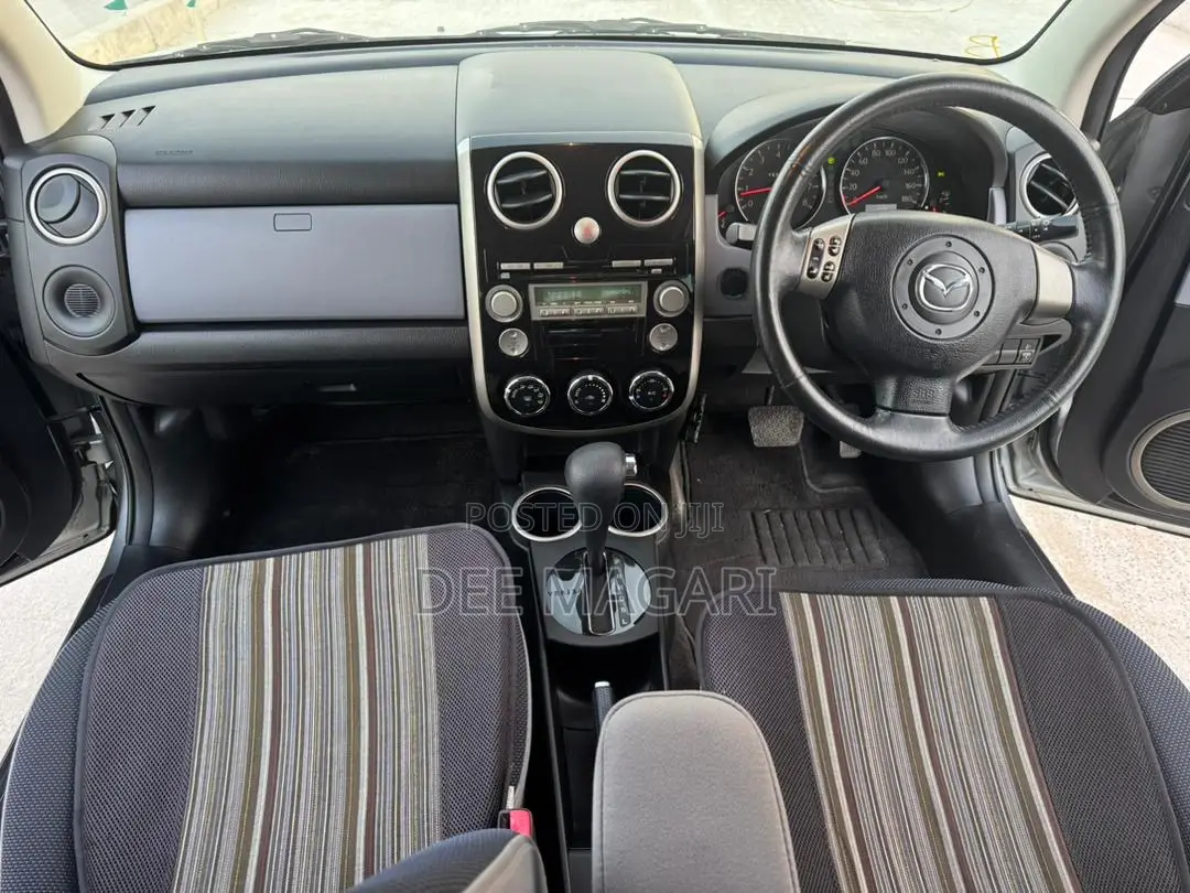 Mazda Verisa 2010 Silver