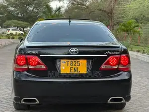 Toyota Crown 2010 Black