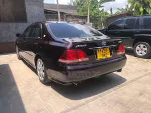 Toyota Crown 2006 Burgundy