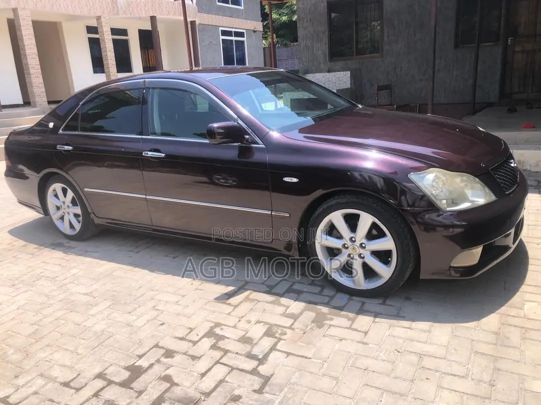 Toyota Crown 2006 Burgundy