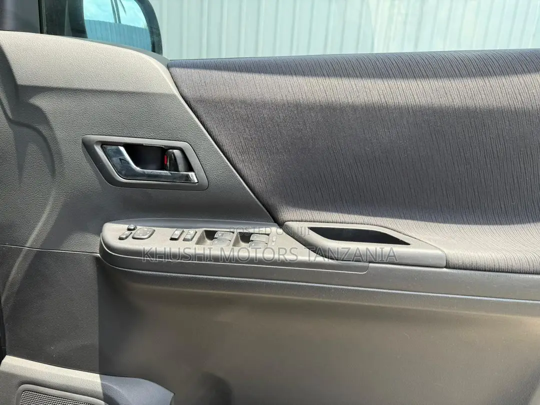 Toyota Alphard 2.4 Petrol FWD 2010 Gray