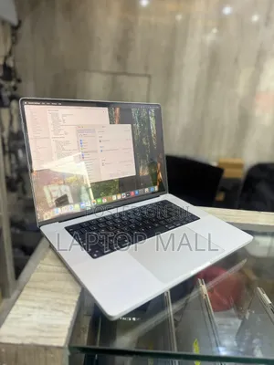 Laptop Apple MacBook Pro 2021 M1 16GB Apple M1 Pro SSD 512GB