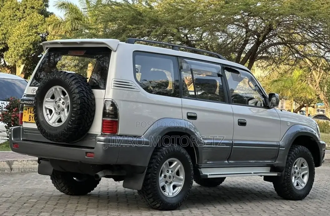 Toyota Land Cruiser Prado 1999 White