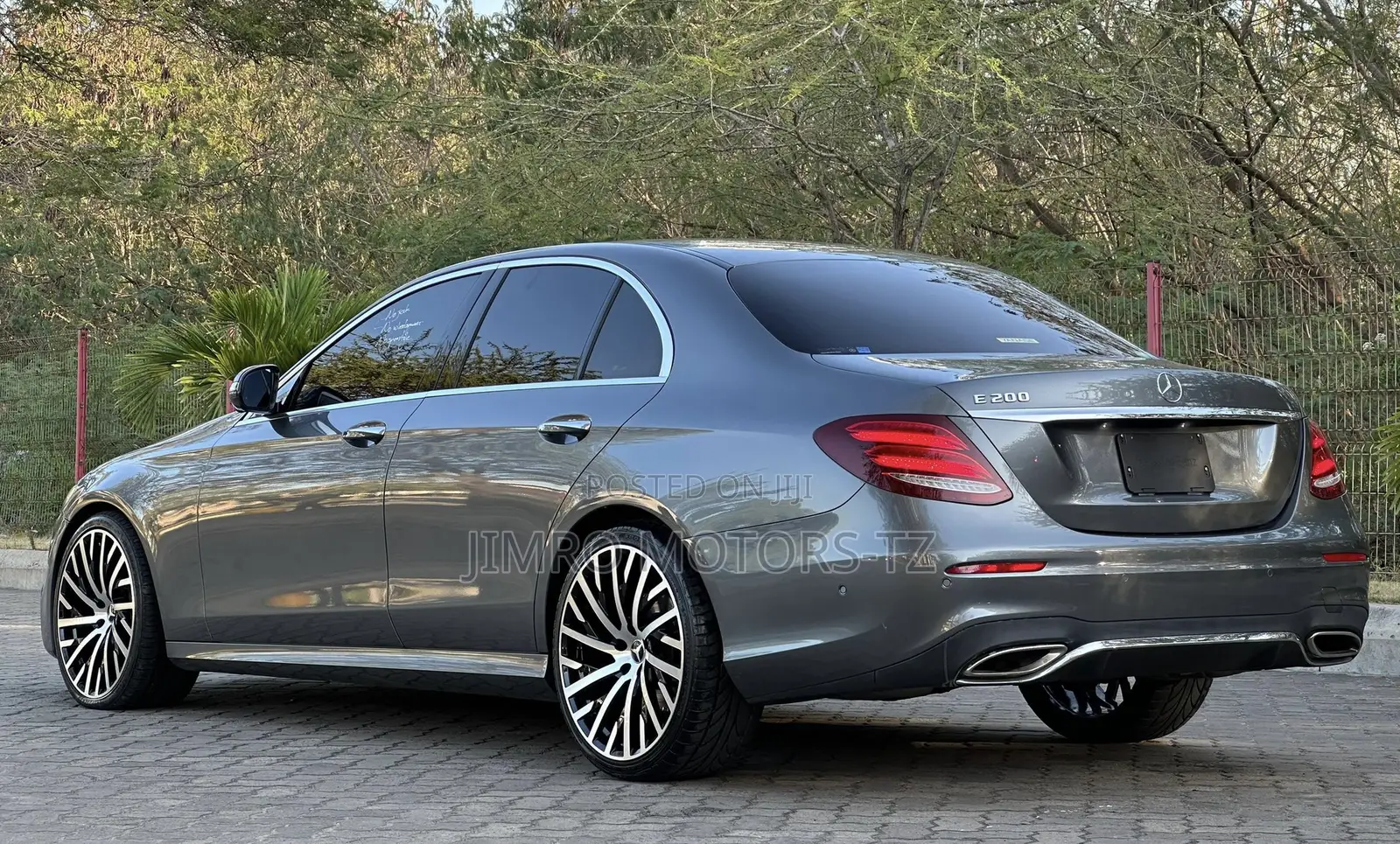 Mercedes-Benz E200 2016 Gray