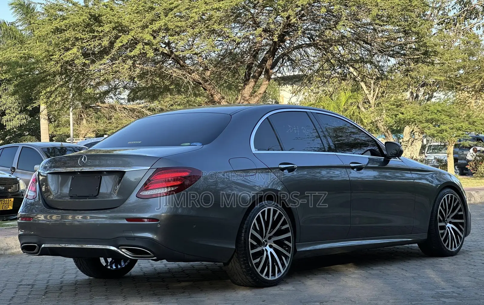 Mercedes-Benz E200 2016 Gray