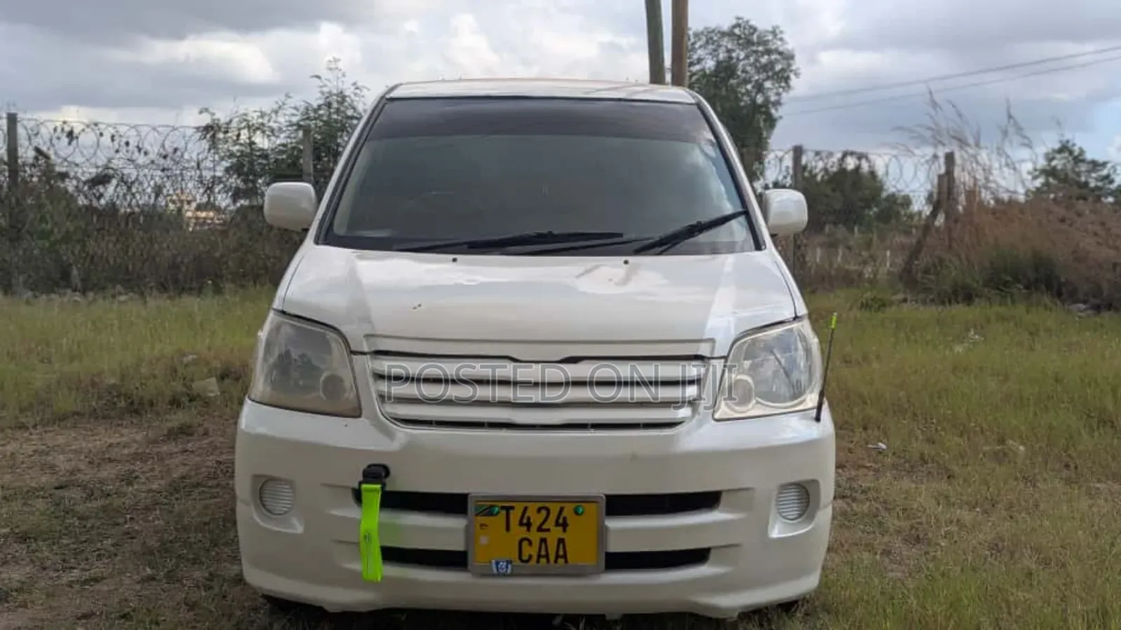 Toyota Noah 2003 White