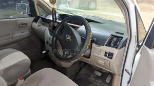 Toyota Noah 2003 White