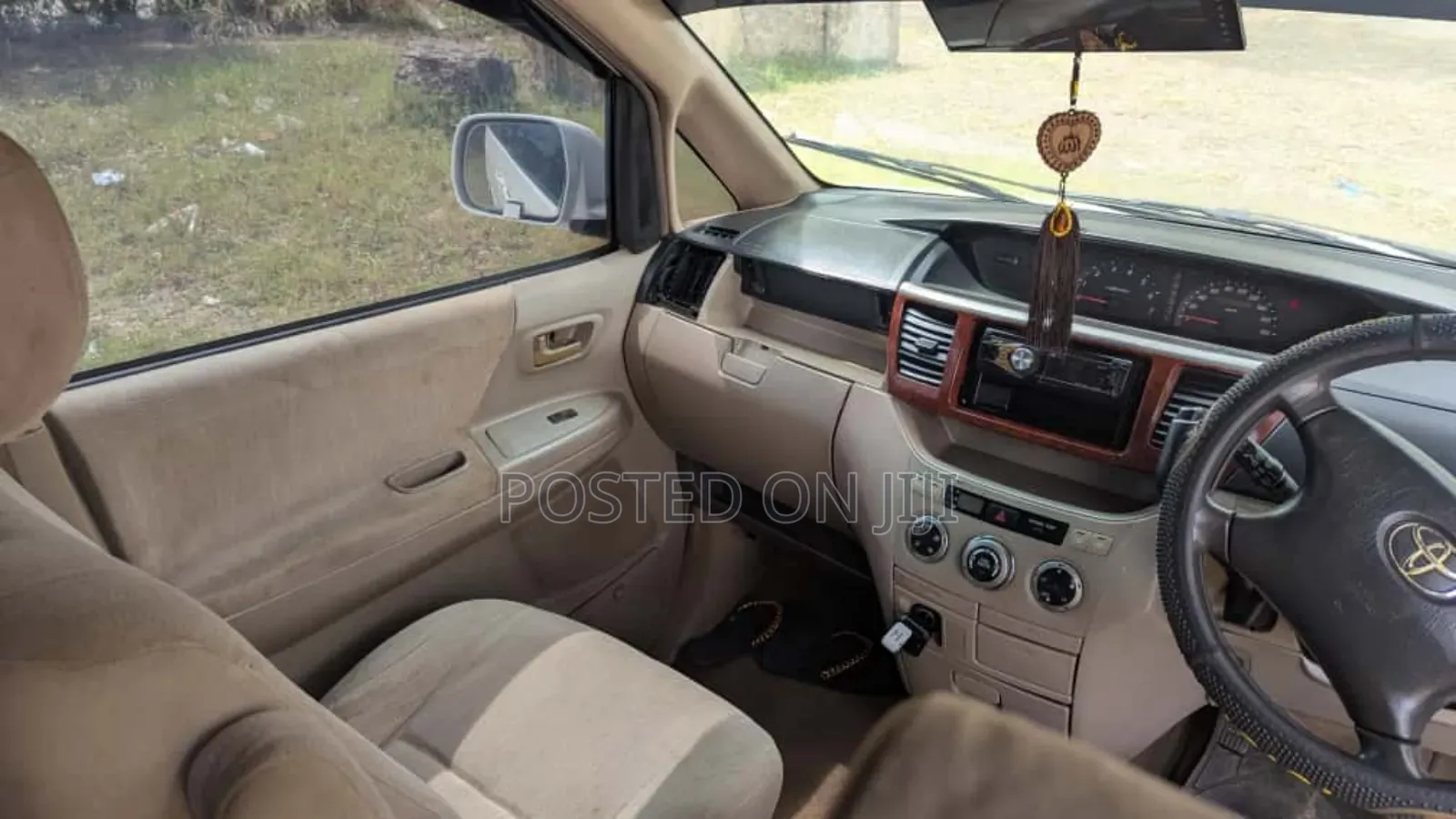 Toyota Noah 2003 White