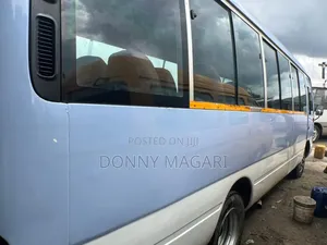 Toyota Coaster 2004 Blue