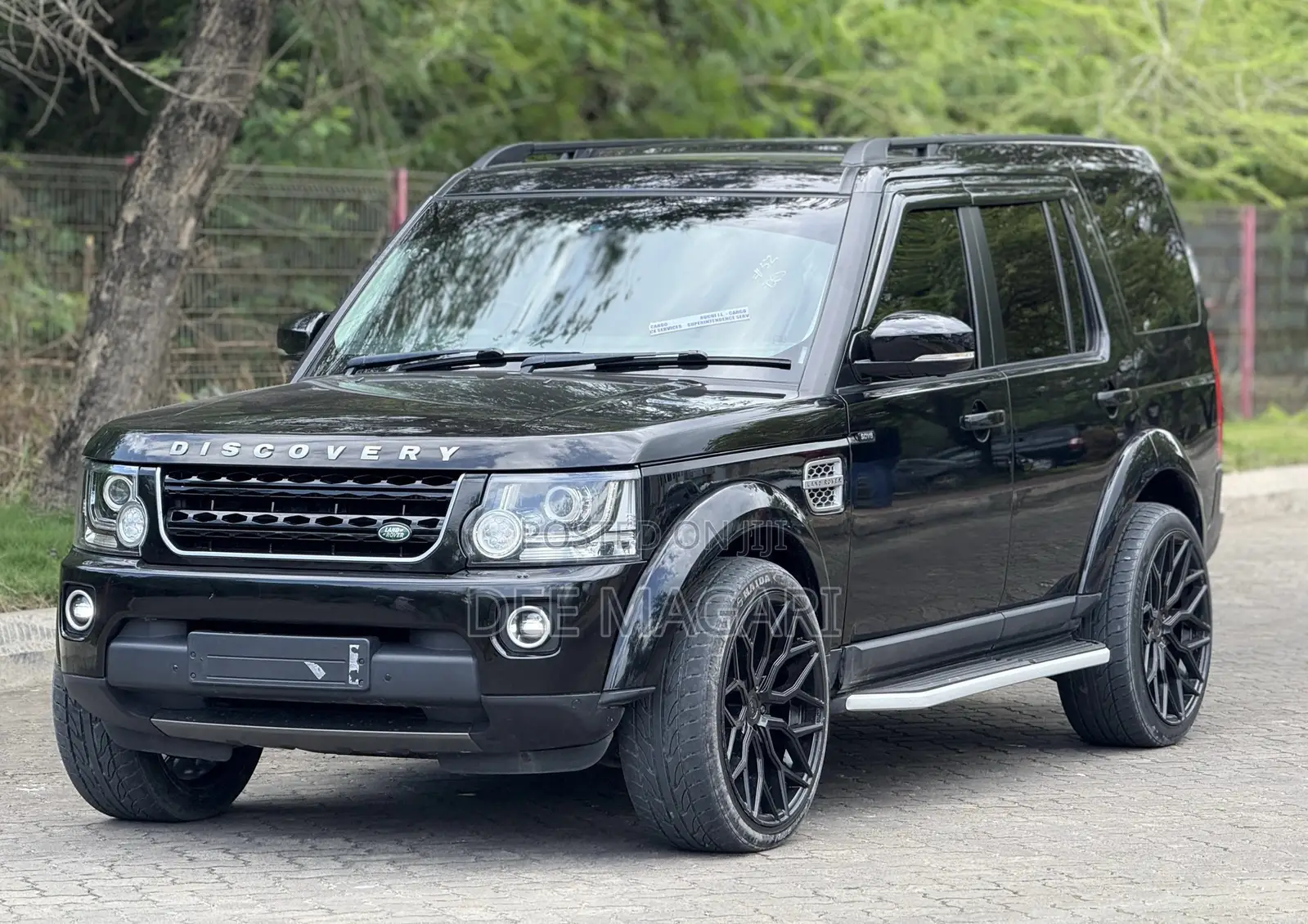 Land Rover Discovery 2016 Black