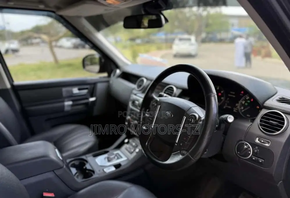 Land Rover Discovery 2016 Black