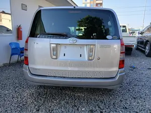 Toyota Succeed 2011 Silver
