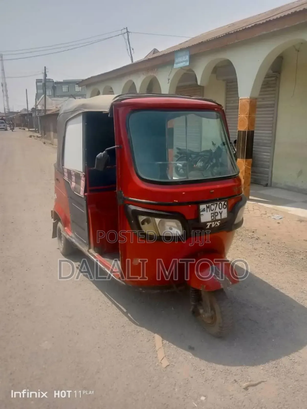 Bajaj 2004 Red