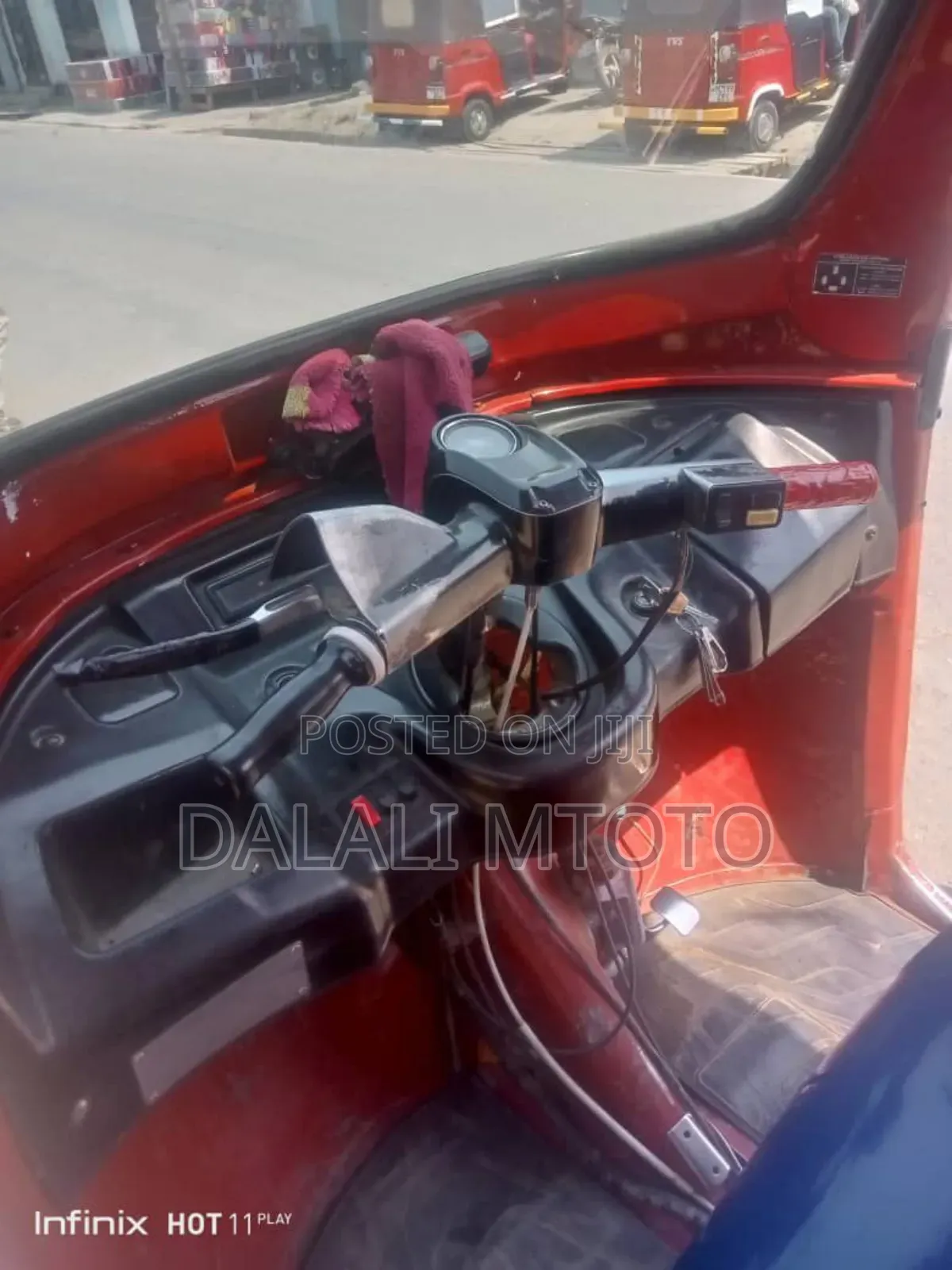 Bajaj 2004 Red