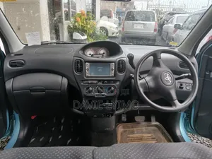 Toyota Fun Cargo 2004 Blue